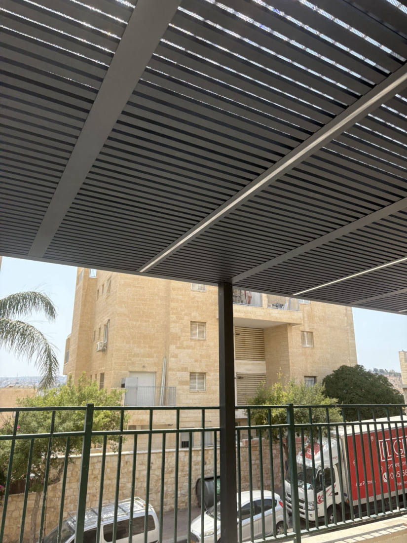 הצללת אלומיניום מדויקת · פרויקט של אביאל